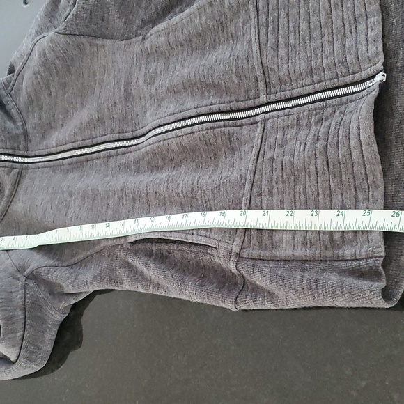 Lululemon Radiant Jacket II in Heathered Core Dark Grey - Picture 8 of 12